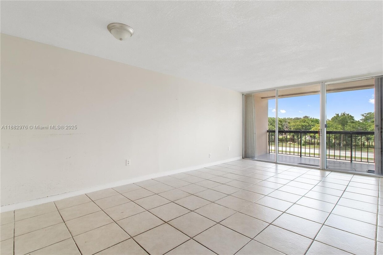 Primary Photo - 10425 SW 112th Ave
