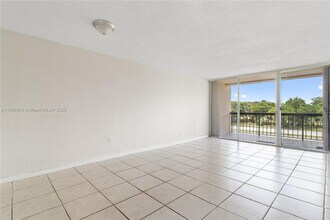 Building Photo - 10425 SW 112th Ave
