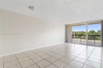 Building Photo - 10425 SW 112th Ave