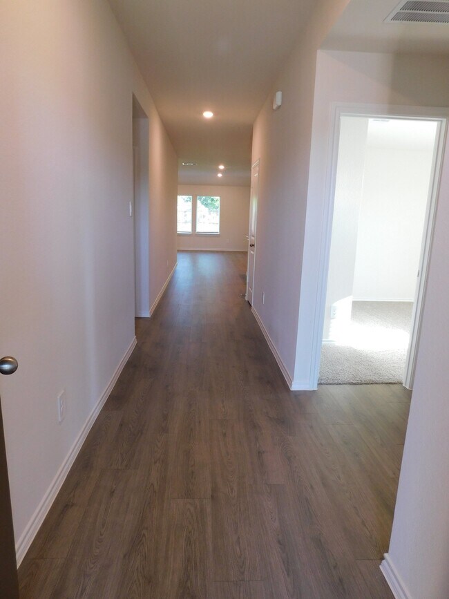 Building Photo - 849 Wild Rose Wy