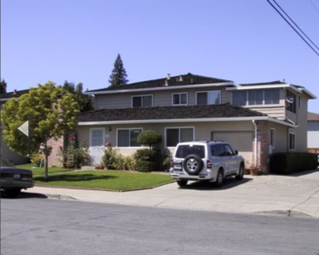 Building Photo - AZARA