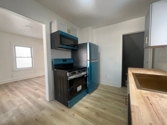 Foto del edificio - 1706 Davidson St