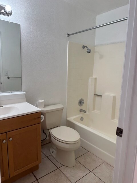 Bathroom 2 - 5001 Lakeview Cir