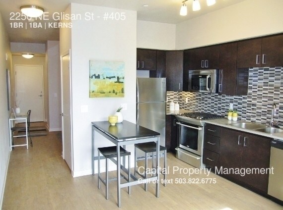 Building Photo - 2250 NE Glisan St