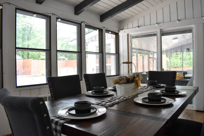 Comedor - 2635 Grant Cir NW