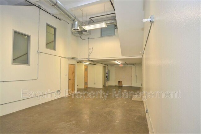 Foto del edificio - 2201 Statham Blvd