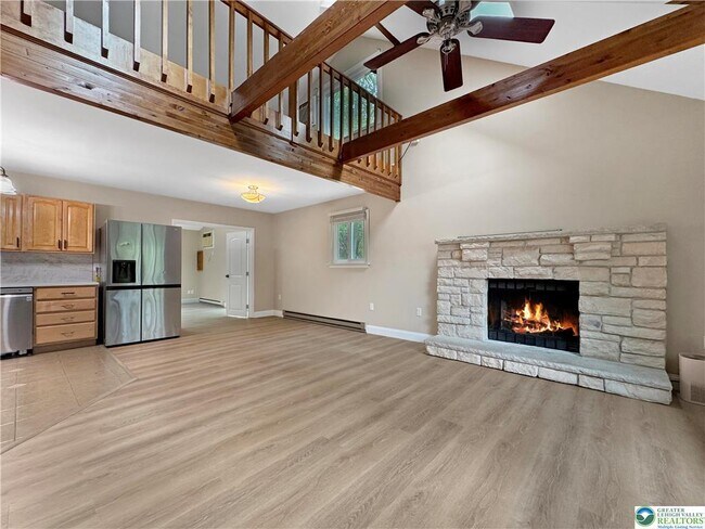 Foto del edificio - 854 Lower Mountain Dr