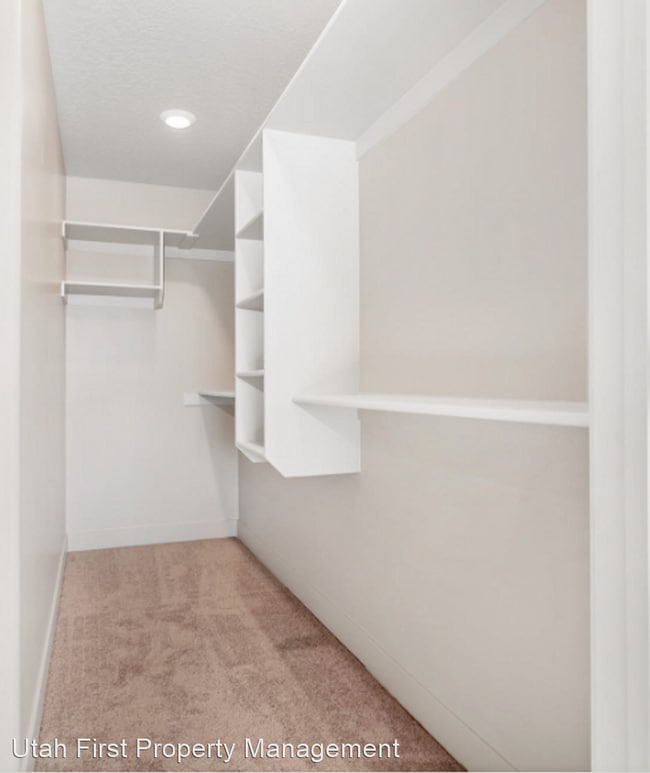 Building Photo - 3 br, 2.5 bath House - 2675 E 450 N #25