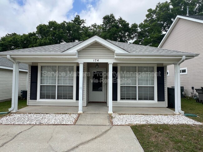 Foto del edificio - 174 Wildflower Ln