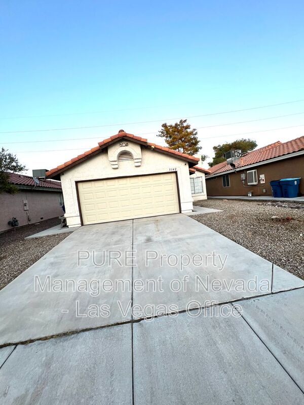 Building Photo - 5342 Chela Dr