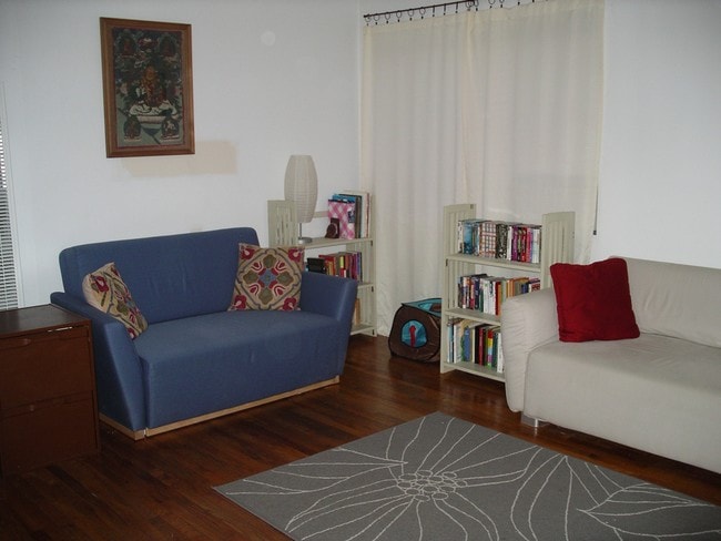 Building Photo - 4540 Laurel Canyon Blvd