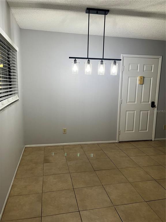 Building Photo - 3300 Fox Chase Cir