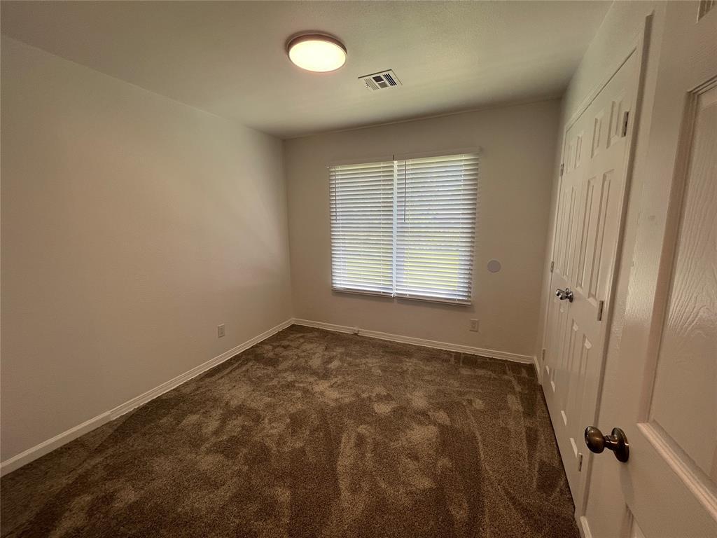 Foto del edificio - 3708 Woodside Dr