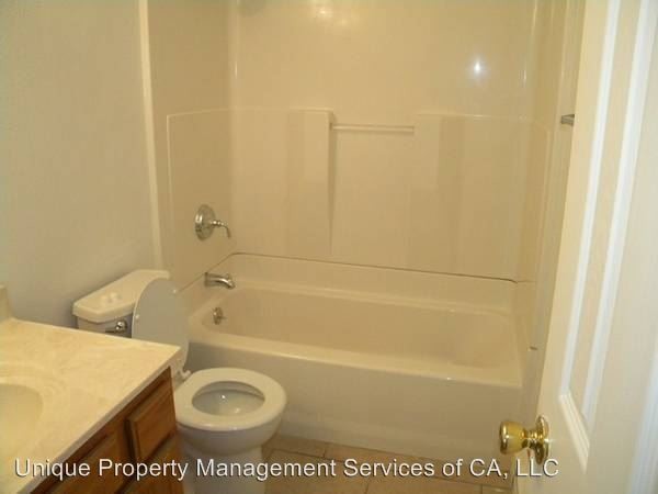 Building Photo - 3 br, 1 bath Apartment - 1011 Church Ave
