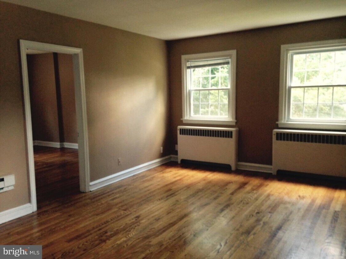 25 Montrose Ave Unit D, Bryn Mawr, PA 19010 Room for Rent in Bryn
