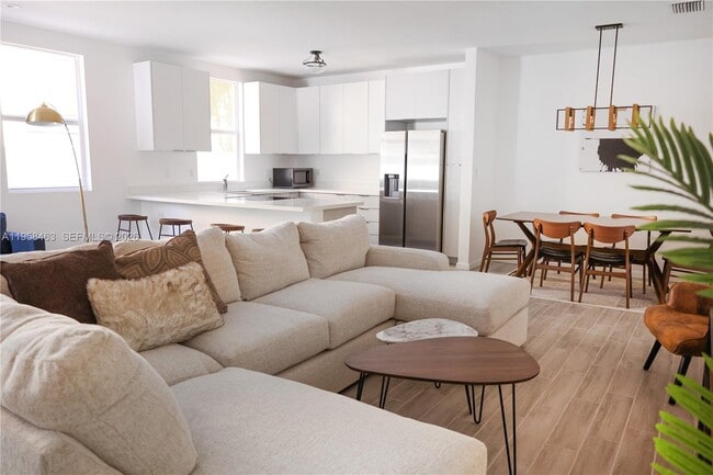 Foto del edificio - 160 NE 57th St