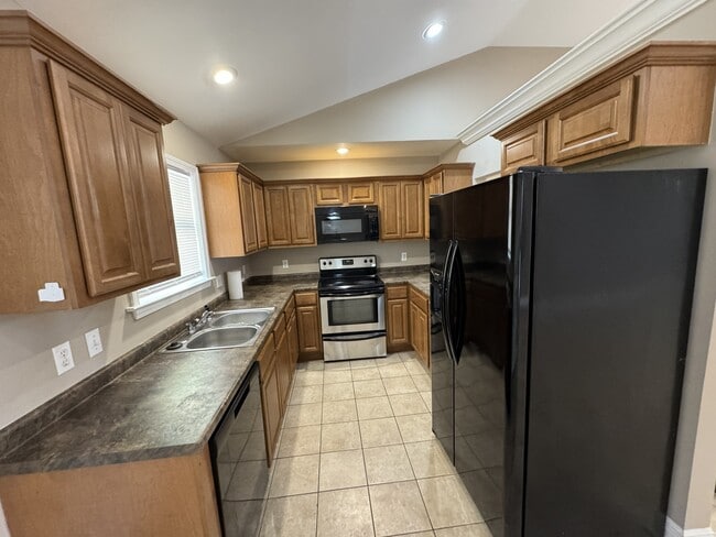 Building Photo - 214 Hibiscus St