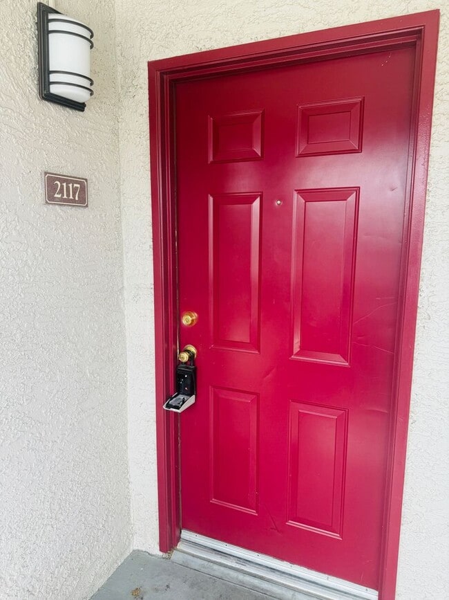 Building Photo - 2nd Floor Condo in gated Summerlin community!