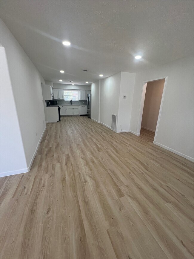 Foto del edificio - 6829 Driftwood St