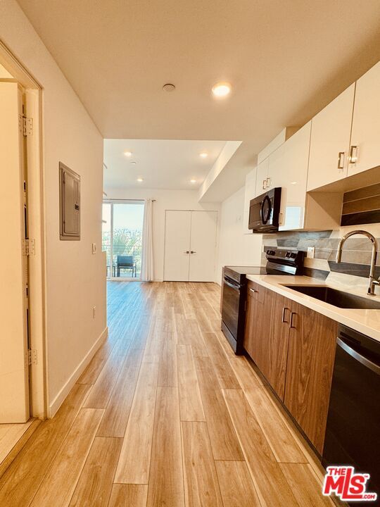 Foto del edificio - 252 N Hoover St