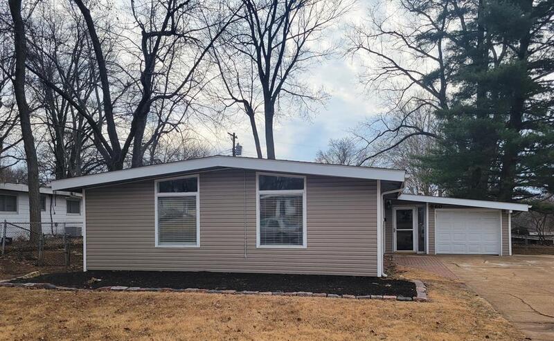 Foto principal - 860 St Anthony Ln