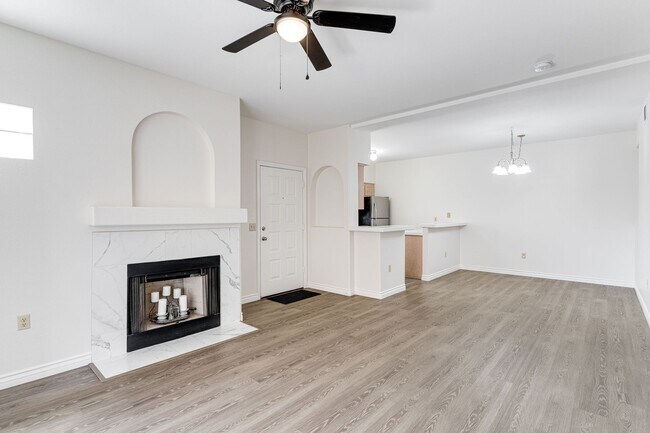Foto del edificio - Stylish 1st-Floor Green Valley Condo with ...