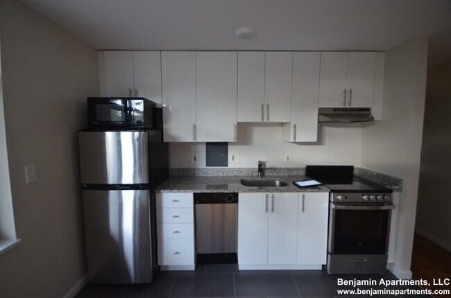 Building Photo - 125 Trapelo Rd