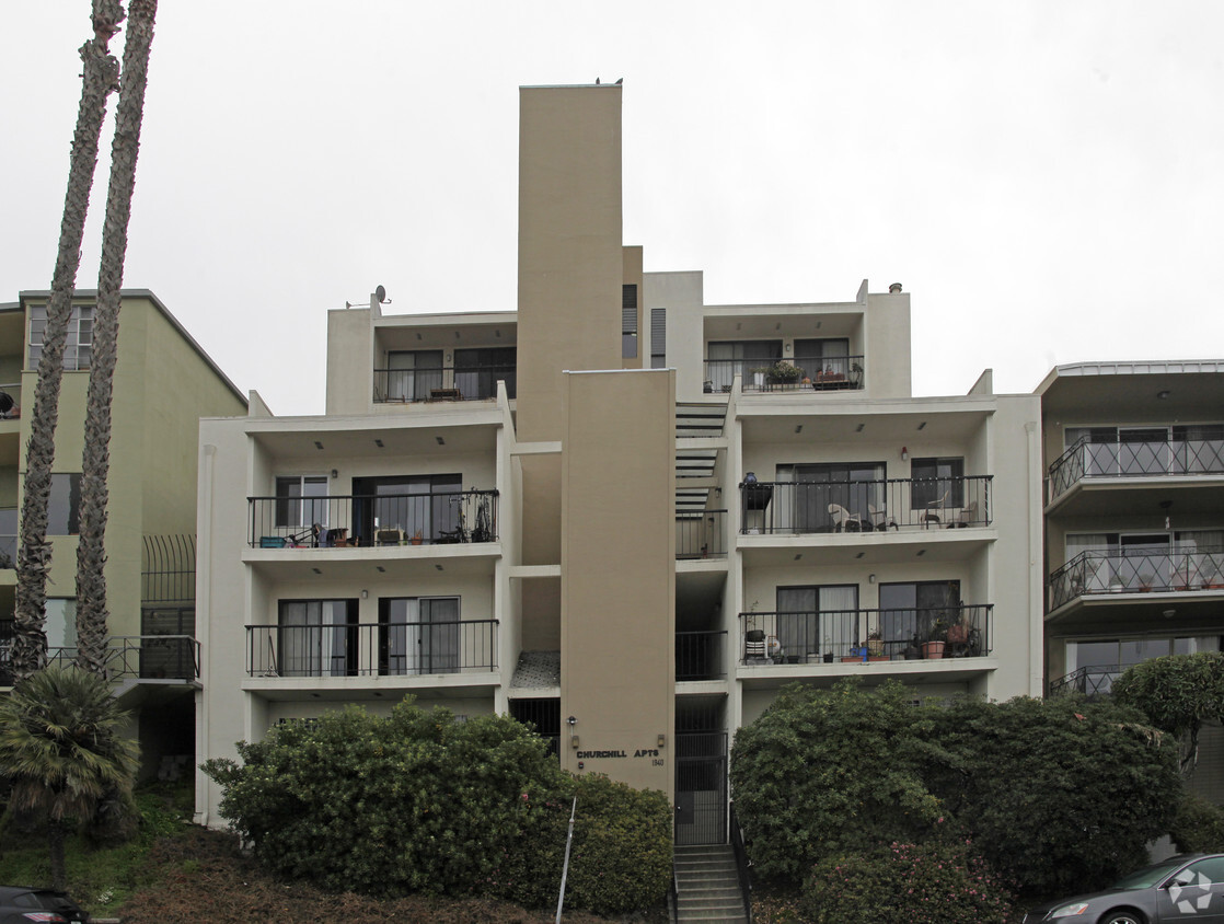 Foto del edificio - Churchill Apartments