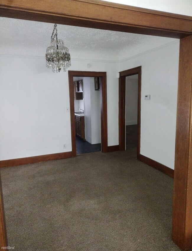 Building Photo - 5 br, 1.5 bath House - 7781 Burnette St
