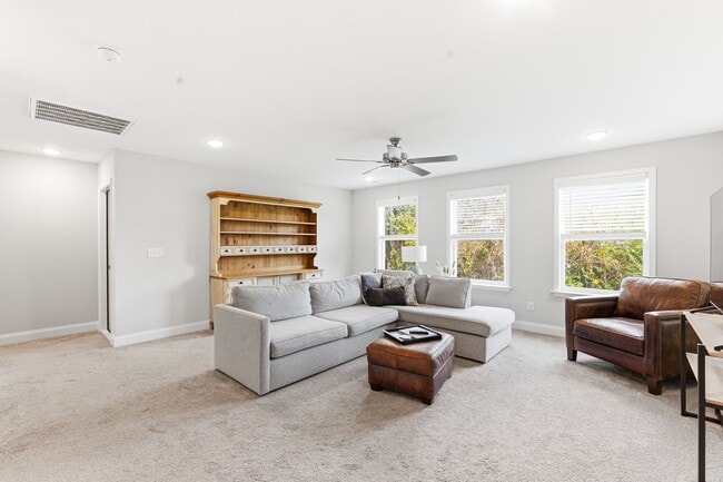Building Photo - 4406 Finch Ln