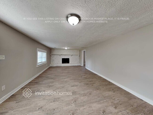 Foto del edificio - 547 Rustic Rd