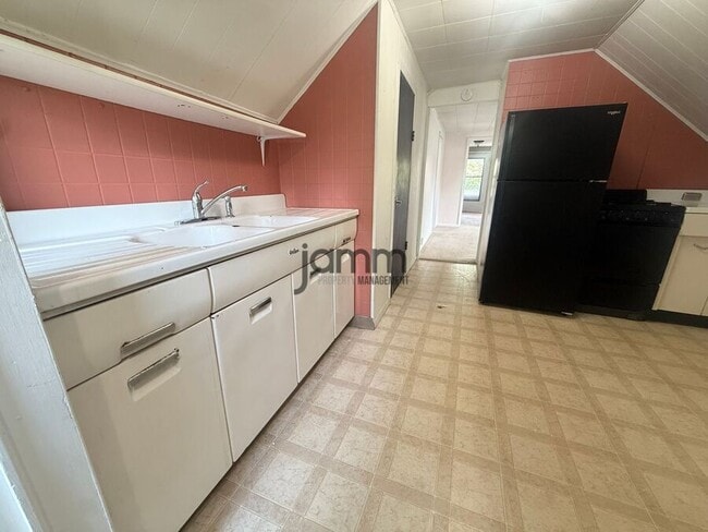 Building Photo - 1330 Cranford-Unit #3
