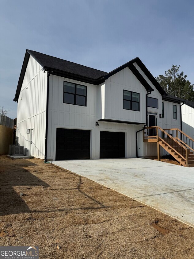 Building Photo - 600 Cole Creek Dr