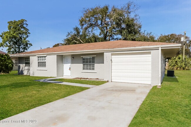 Foto del edificio - 1376 23rd Pl SW