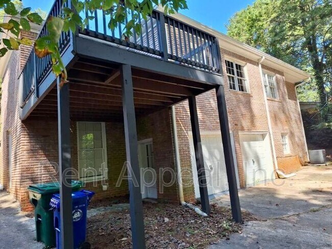 Building Photo - 469 Creekview Dr