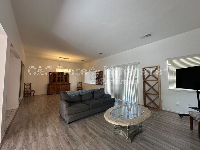 Foto del edificio - 26314 Driftwood Ln