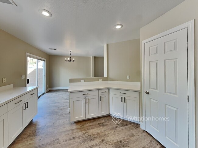 Building Photo - 6388 W Haleh Ave