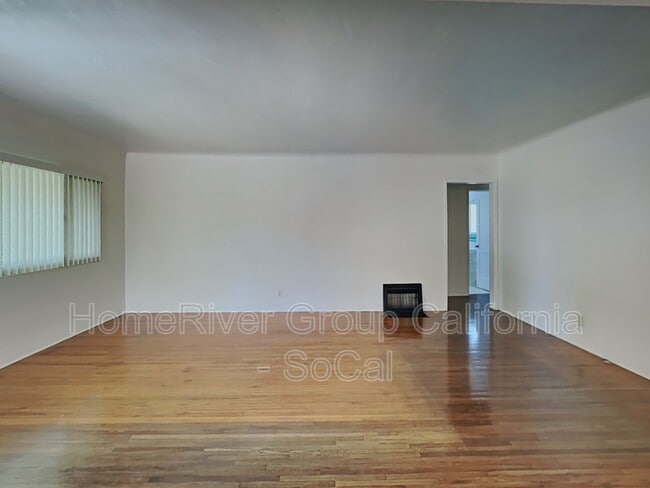 Building Photo - 2709 Military Ave