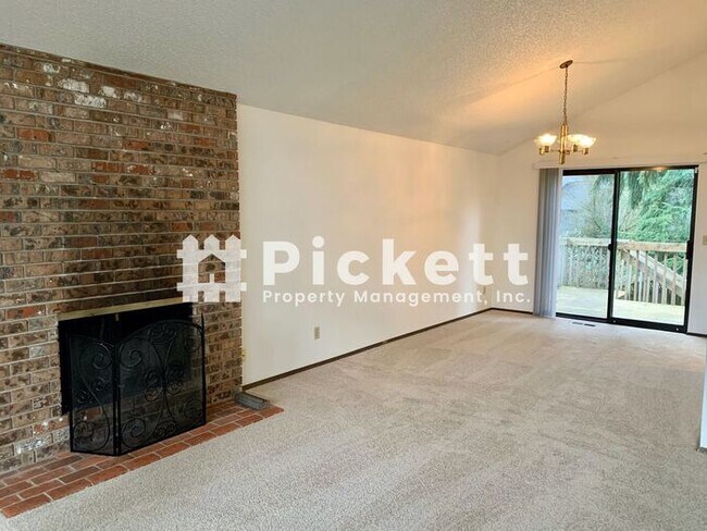 Building Photo - 4 Bedroom House in Central Kitsap