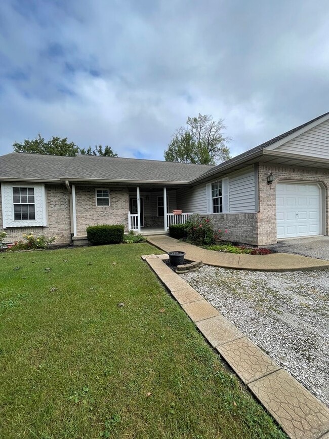 Building Photo - 116-118 E Virginia St