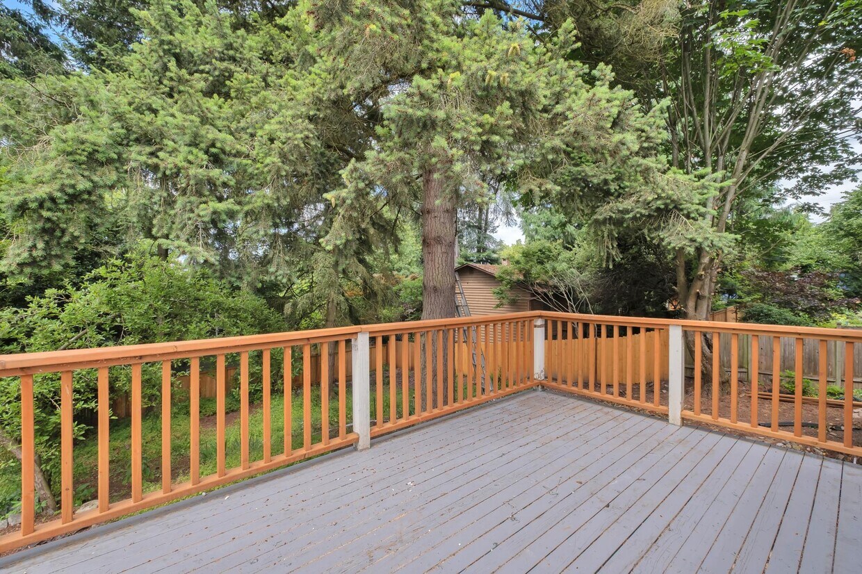 Primary Photo - 12345 36th Ave NE