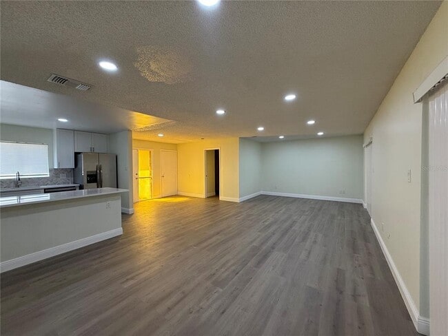 Foto del edificio - 4905 Goucher Ln