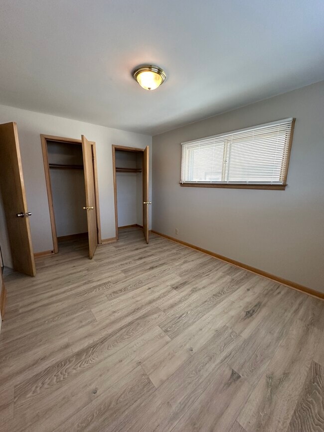 Building Photo - Cozy West Allis 1 Bedroom Apartment