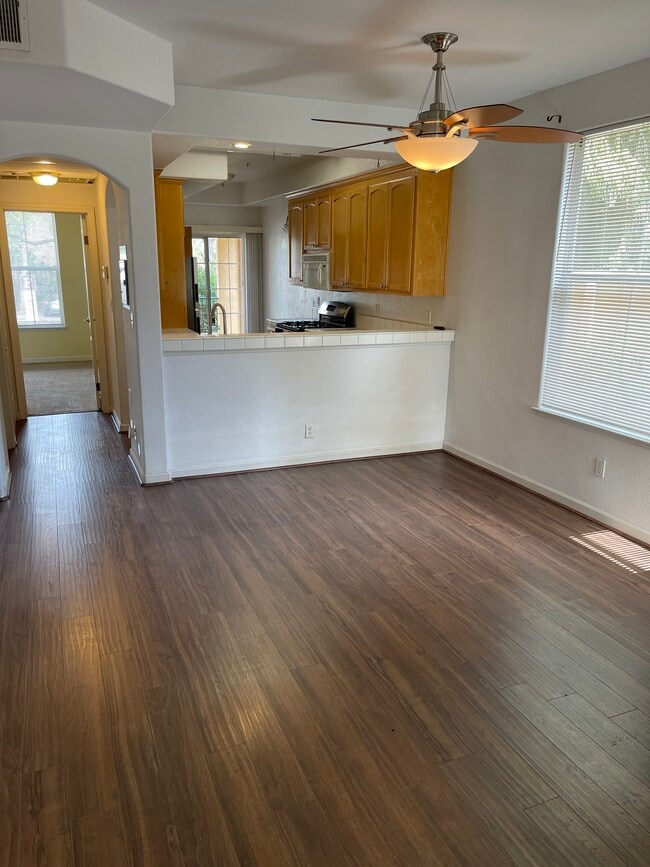 Building Photo - 375 Hope St