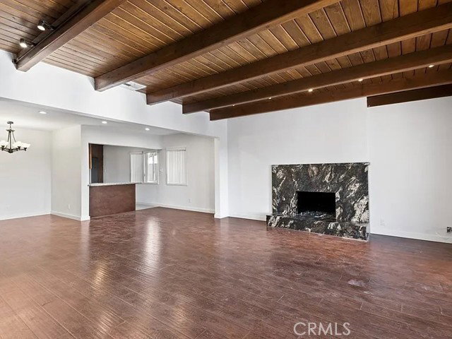 Foto del edificio - 8315 Valecrest Dr