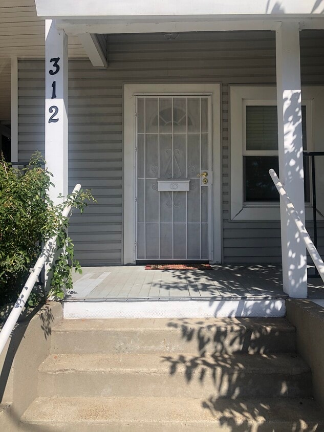 Primary Photo - 312 Richardson St