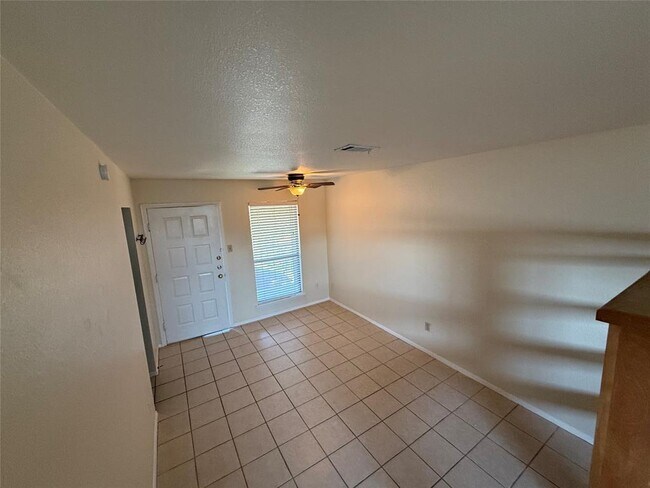 Foto del edificio - 4701 Red River St