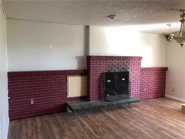 Building Photo - 3401 W Perry Rd