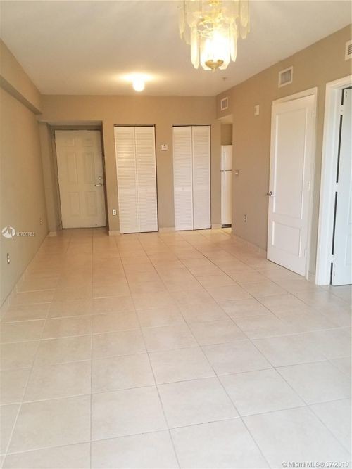 Foto del edificio - 2536 NW 24th St