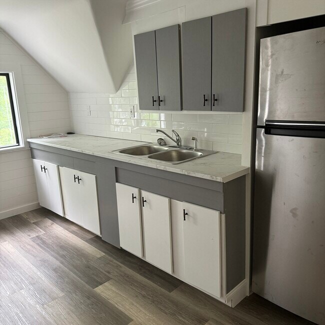 Foto del edificio - 32 Chestnut Ave